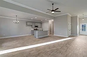 4 bed, 2.0 bath, 1960 sqft, $2,650 — Photo 4