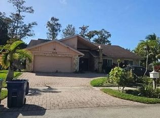 7198 NW 49th St, Lauderhill, FL 33319