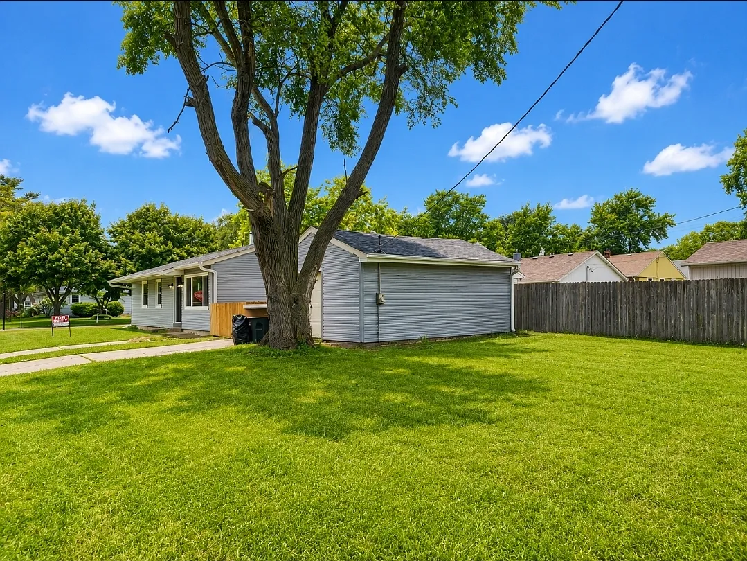 3 bed, 975 sqft, $2,175 — Photo 4