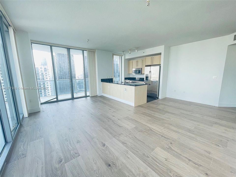 1st image of 1111 SW 1st Ave APT 3525-N