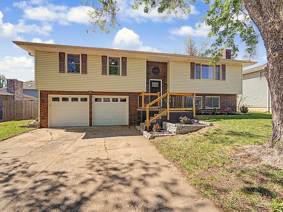 1st image of 2120 Applewood Ln