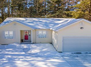 12 Willow Rd, Queensbury, NY 12804