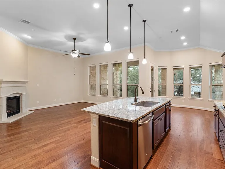 208 Maxwell Way — Photo 6