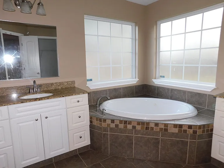 3498 Butler Woods Dr — Photo 24