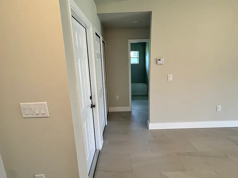 738 Gilbert Ave S — Photo 4