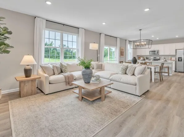 225 Bella Dr, York, PA 17404