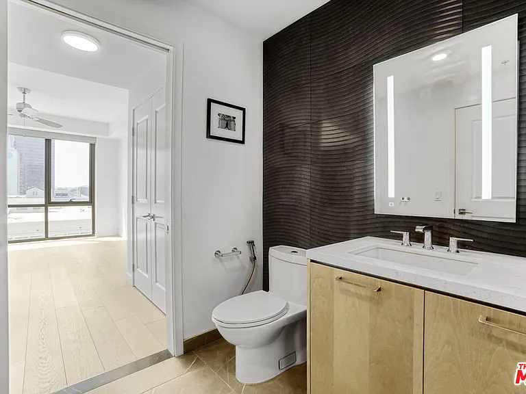 400 S Broadway Ave #1608 — Photo 29
