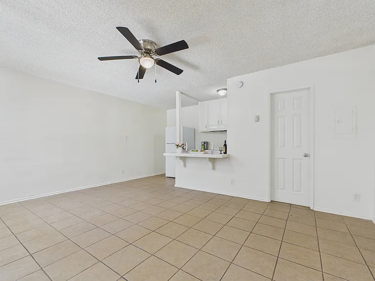 Sepulveda Manhattan Apartments — Photo 26
