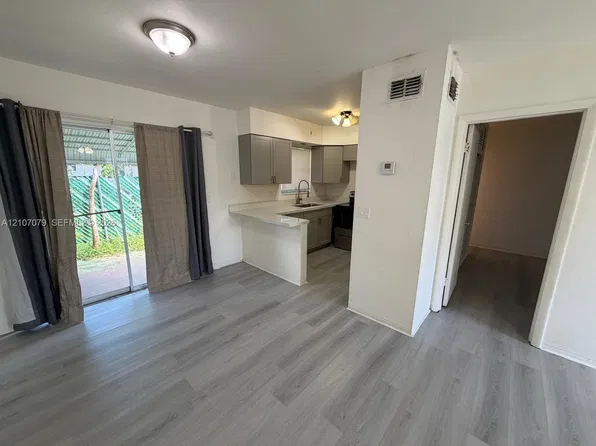 2450 Lincoln St APT 3, Hollywood, FL 33020