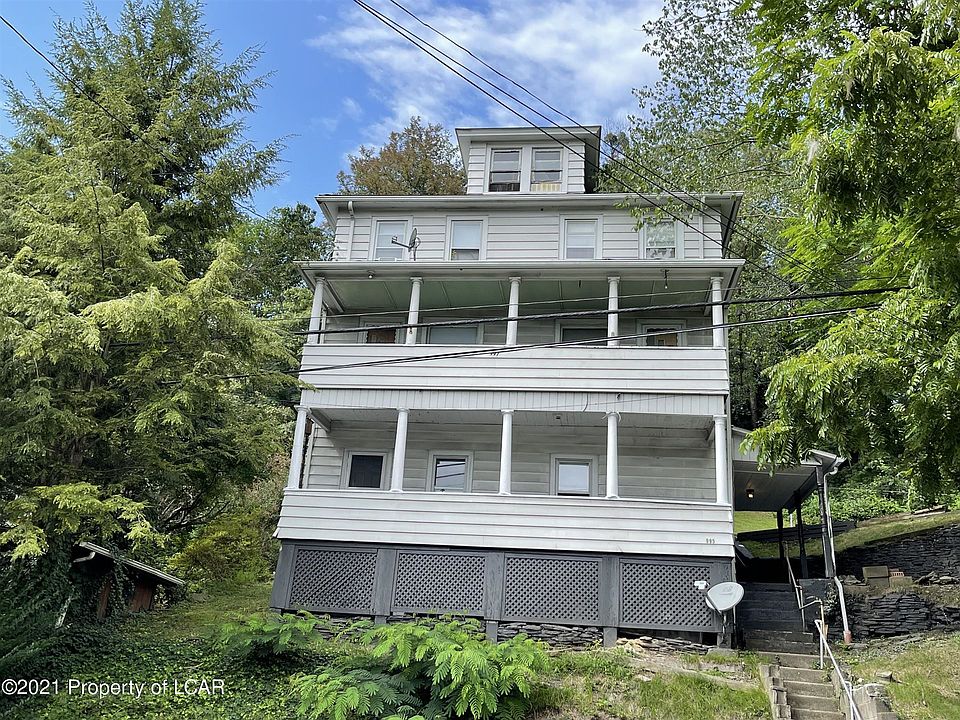 1st image of 995 W Main St