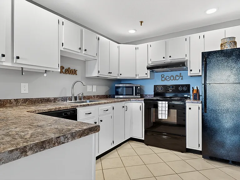39 W Grand Ave #450 — Photo 17