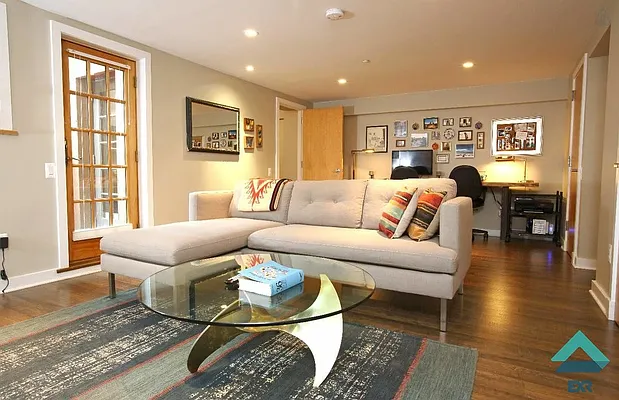 Rented by EXR | media 19