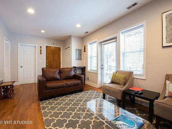3rd image of 4330 N Sacramento Ave APT 1E