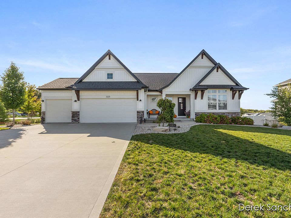 1st image of 3221 Rocaway Dr