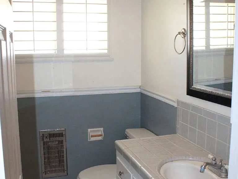 5677 N Millbrook Ave — Photo 14