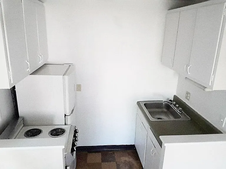 249 Senator Pl — Photo 5