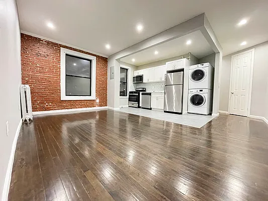 Rented by Bruma Realty LLC | media 10