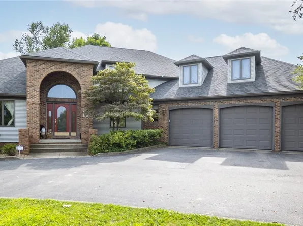 3155 Chardonnay Ln, Poland, OH 44514