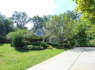5800 Turnberry Dr, Commerce Township, MI