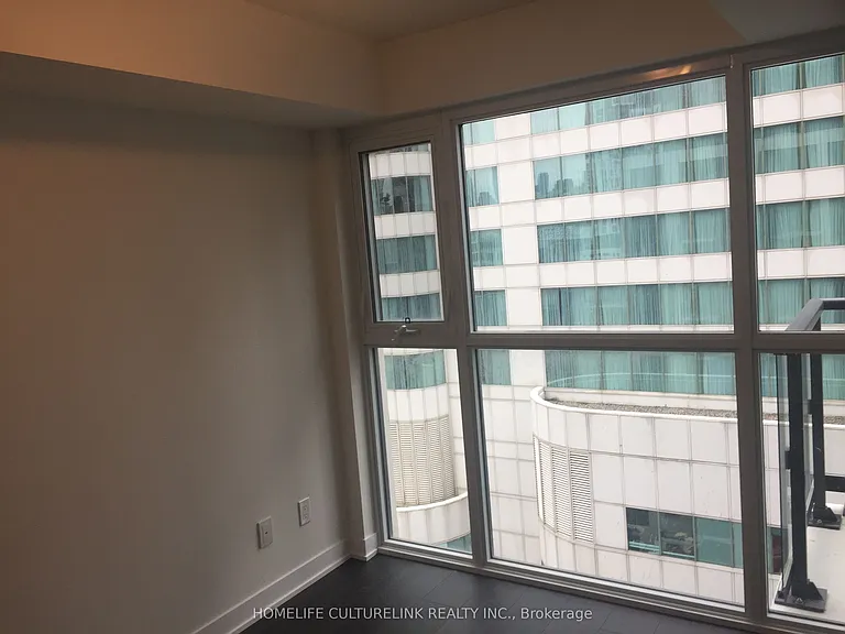 87 Peter St #1317 — Photo 11
