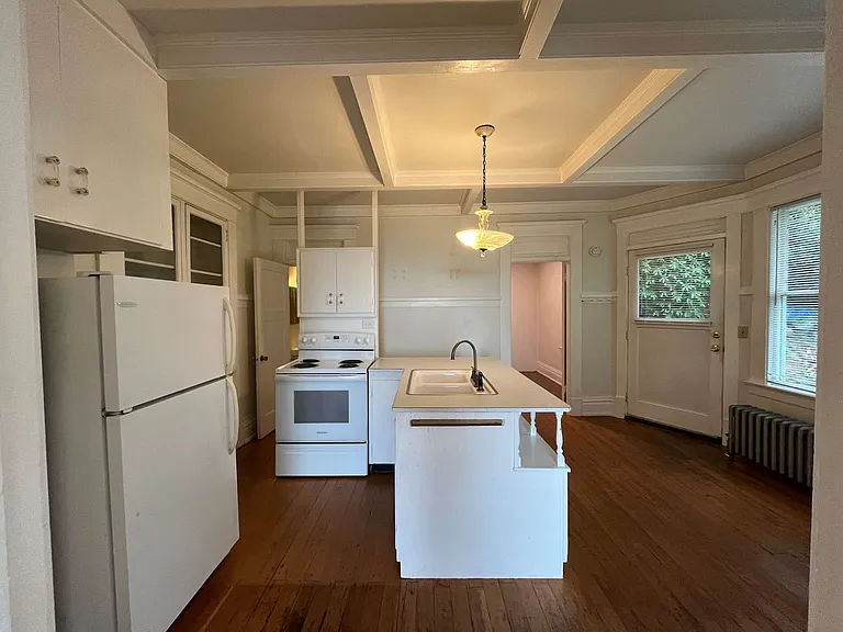 616 N State St #2 — Photo 12