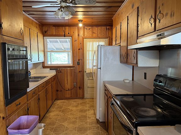 3rd image of 266 Sparta St