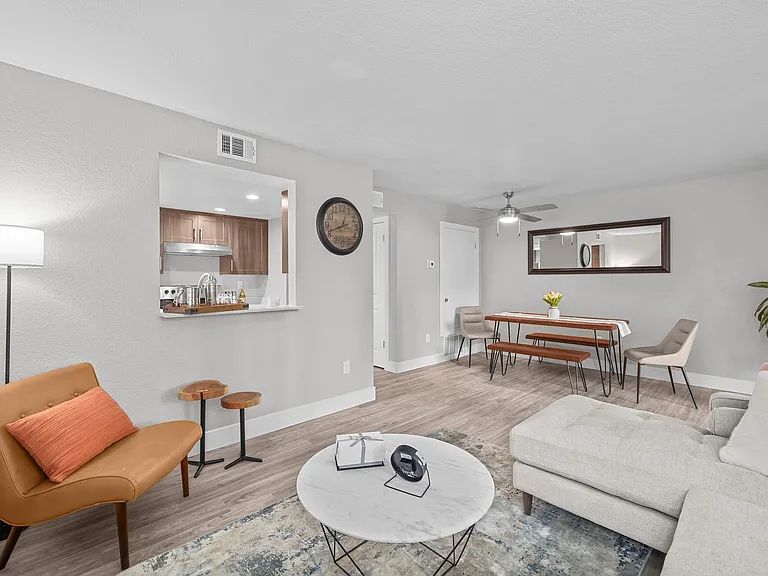 Sutter Station Apartments — Photo 48