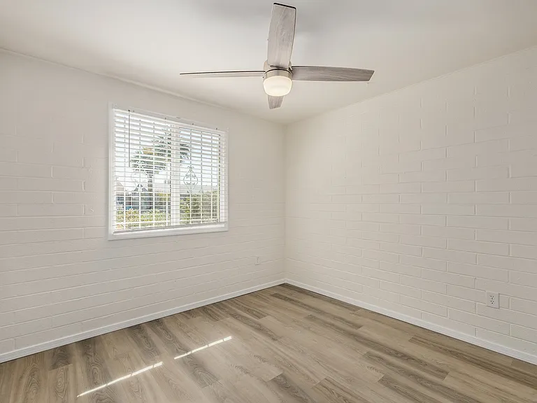 3234 E Friess Dr — Photo 16