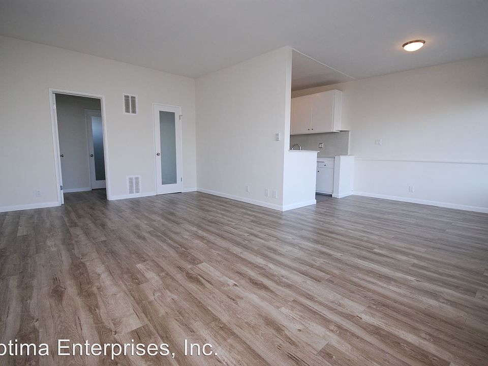 1st image of 1051 N Ogden Dr APT 08