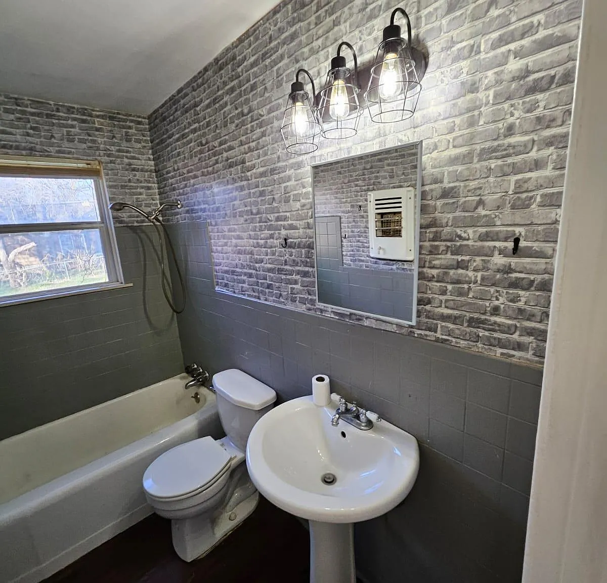 3 bed, 1356 sqft, $1,475 — Photo 3