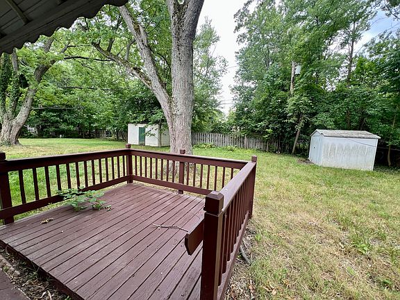 4th image of 18062 Blandford Rd