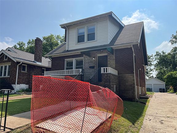 3rd image of 2472 Hartland Ave