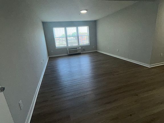 5th image of 203 12th Ave Unit 304