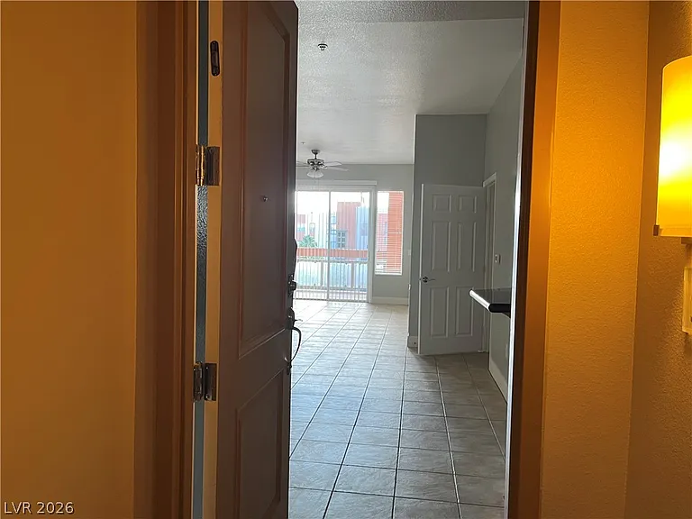 19 E Agate Ave #502 — Photo 4