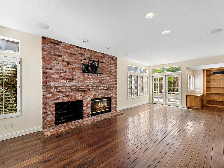 26841 Devonshire Rd — Photo 9