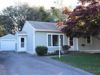 91 Belleview Ave, Tiverton, RI, 02878