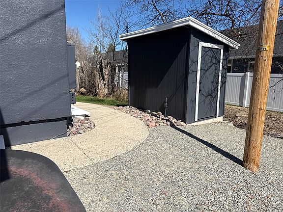 5th image of 211 Harmony Rd