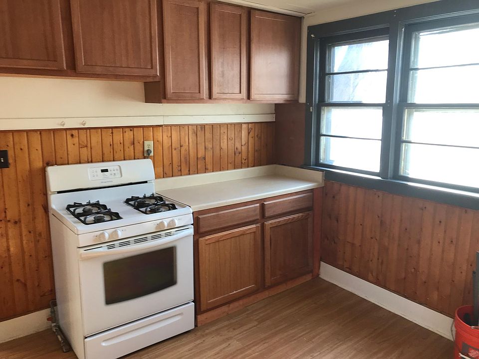 2nd image of 831 W Glendale Ave
