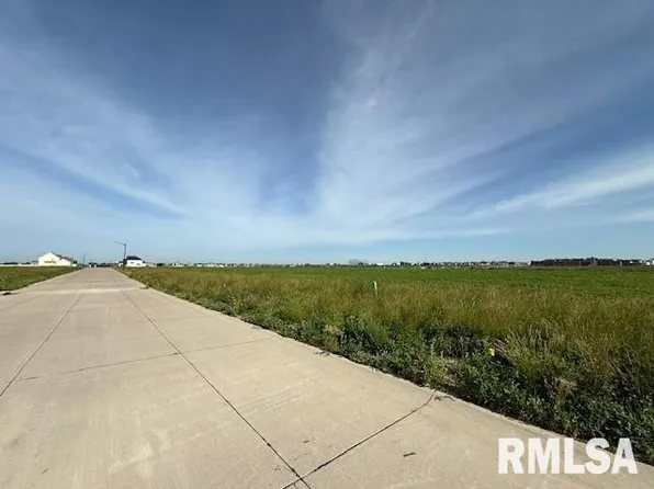 5494 Meghan Ave, Bettendorf, IA 52722