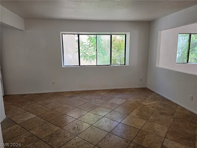2809 Swallow Point Cir — Photo 26