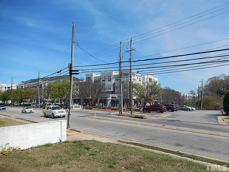 1015 Oberlin Rd — Photo 25