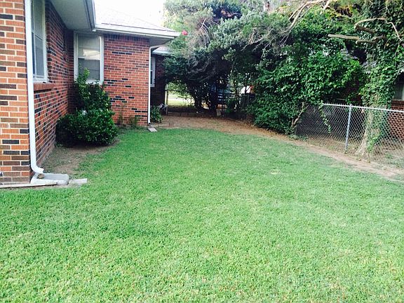 3rd image of 742 SW 51st St