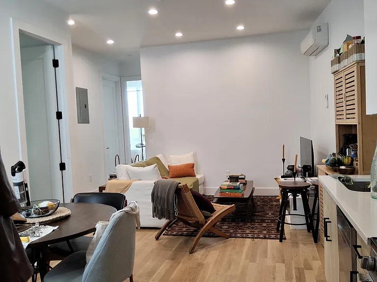 511 Meeker Ave #4B — Photo 4