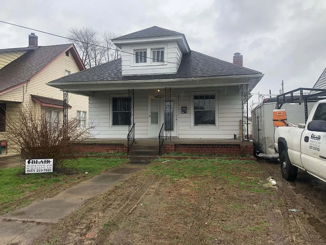 3 bed, 1.0 bath, 988 sqft, $1,000 — Photo 3