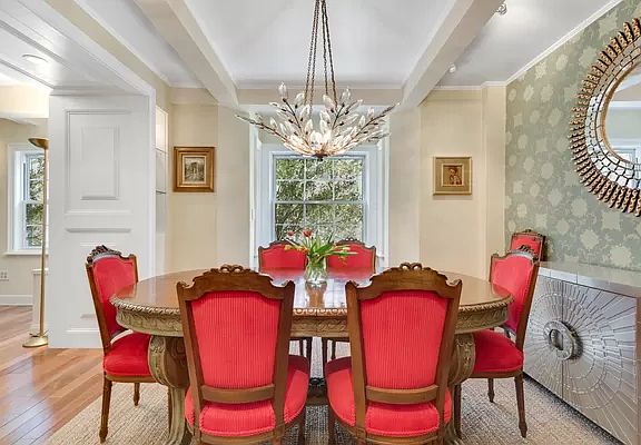 4th image of 39 W 67th St #401402301