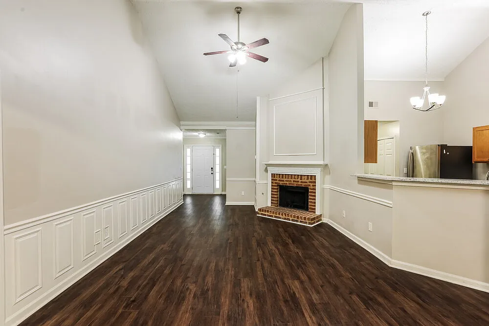 3 bed, 2.0 bath, 1531 sqft, $2,080 — Photo 4