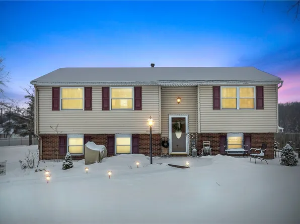 210 Meadow Wood Dr, Cheswick, PA 15024