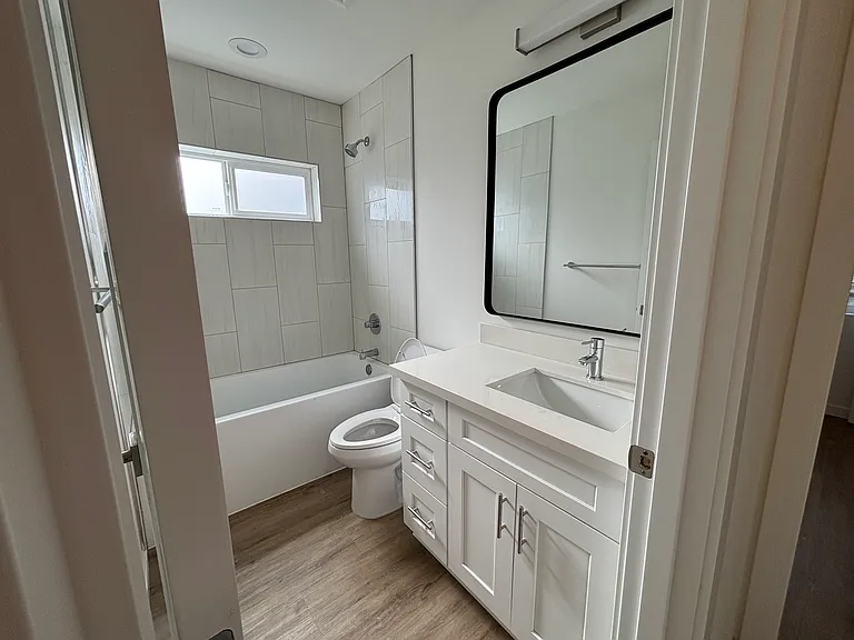 5017 S Roxbury St — Photo 10