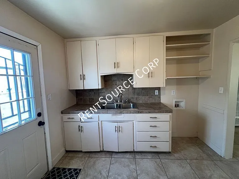 1360 Nancy St — Photo 8