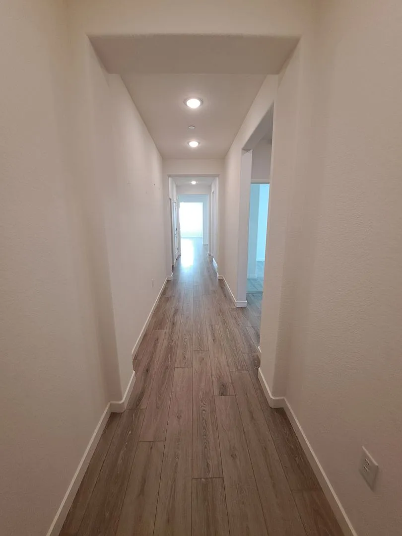 Gorgeous Smart Home is Clean & Loaded! - Close to TAFB — Photo 2